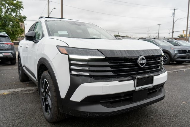 2026 Nissan Kicks SV photo 4