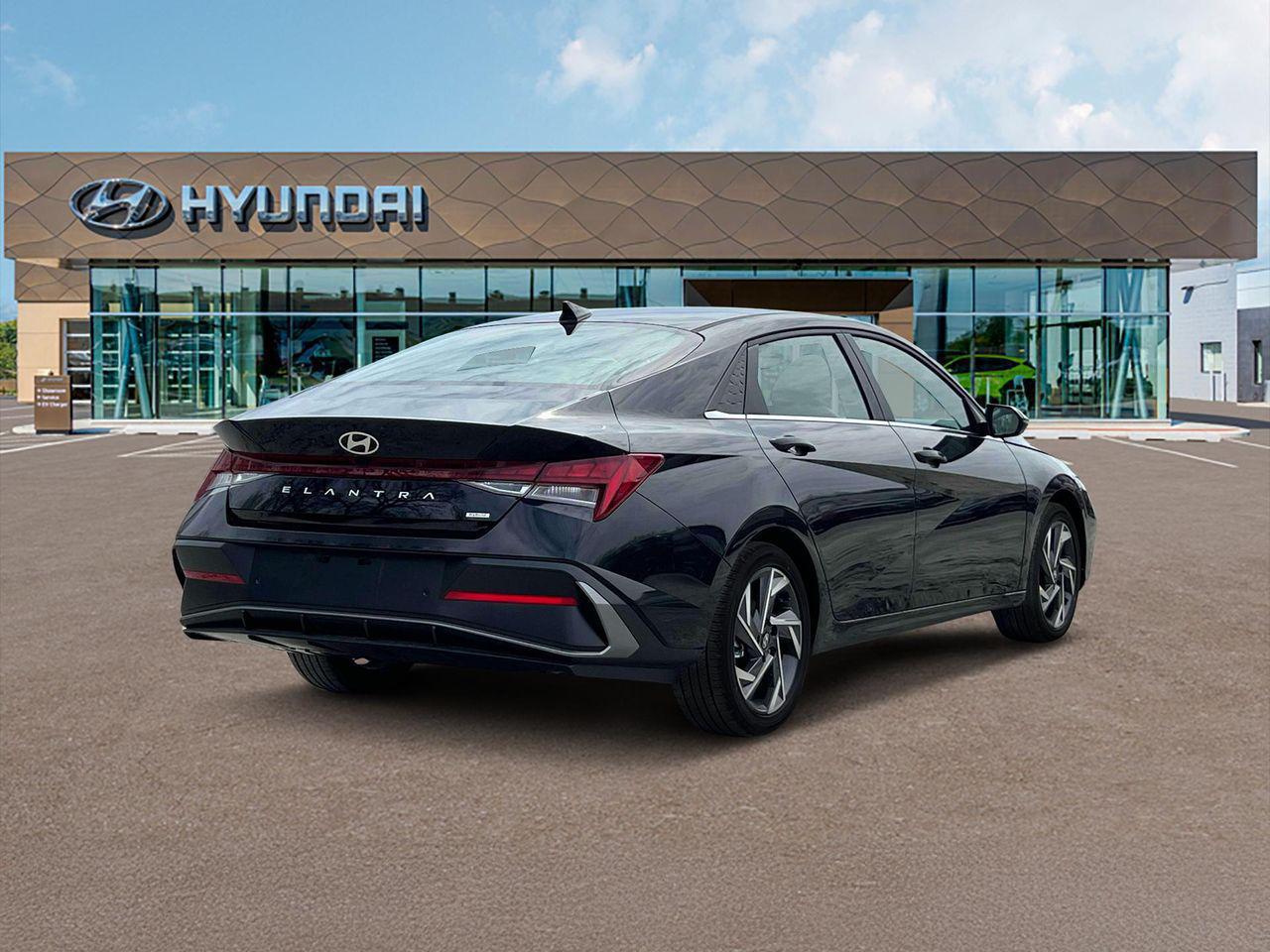 2025 Hyundai Elantra Hybrid Limited photo 5