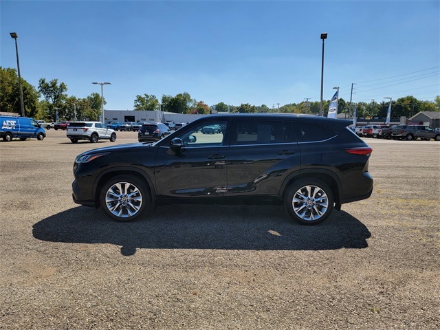 2023 Toyota Highlander Limited photo 4