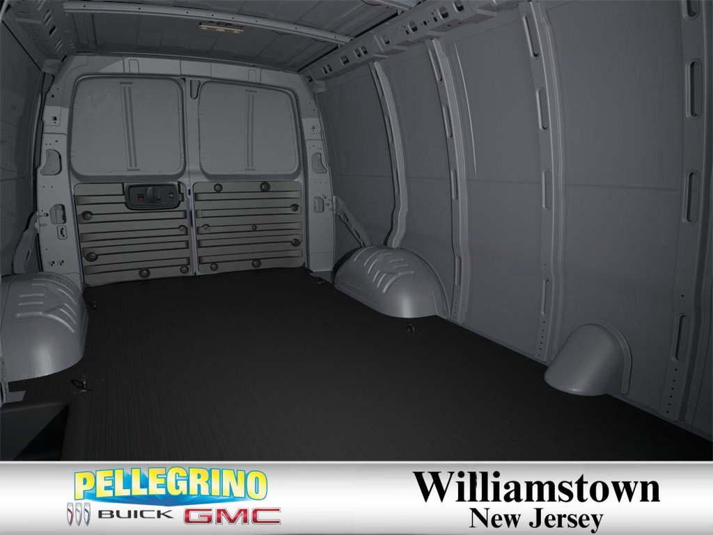 2025 Gmc Savana Cargo 2500 photo 17