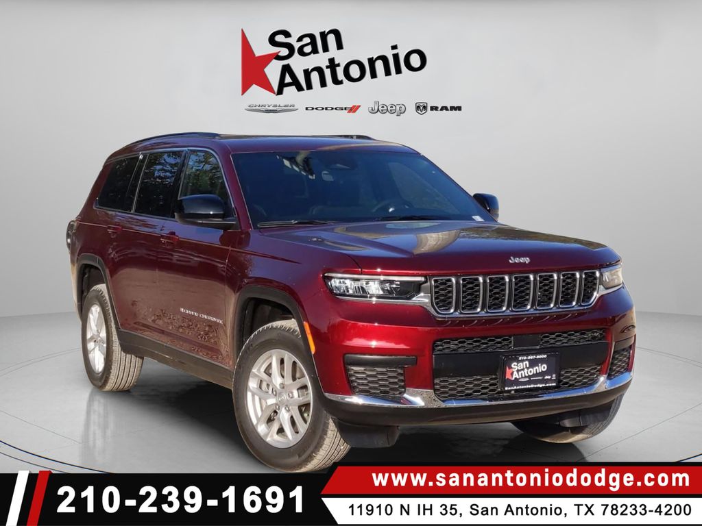 2025 Jeep Grand Cherokee L Laredo's photo