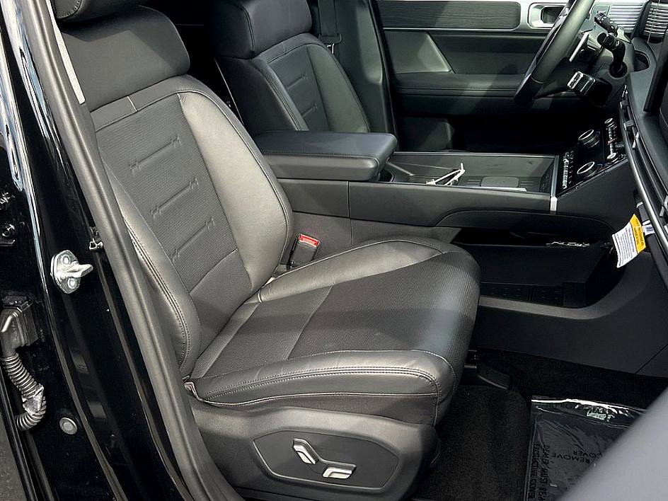 2025 Hyundai Santa Fe Limited photo 18