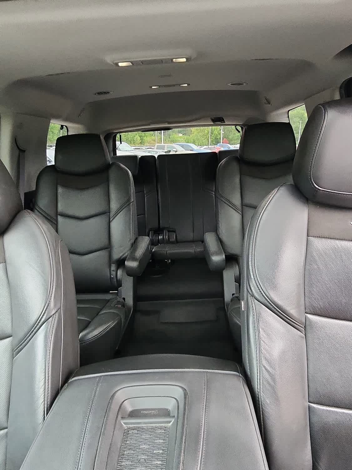 2017 Cadillac Escalade Luxury photo 8