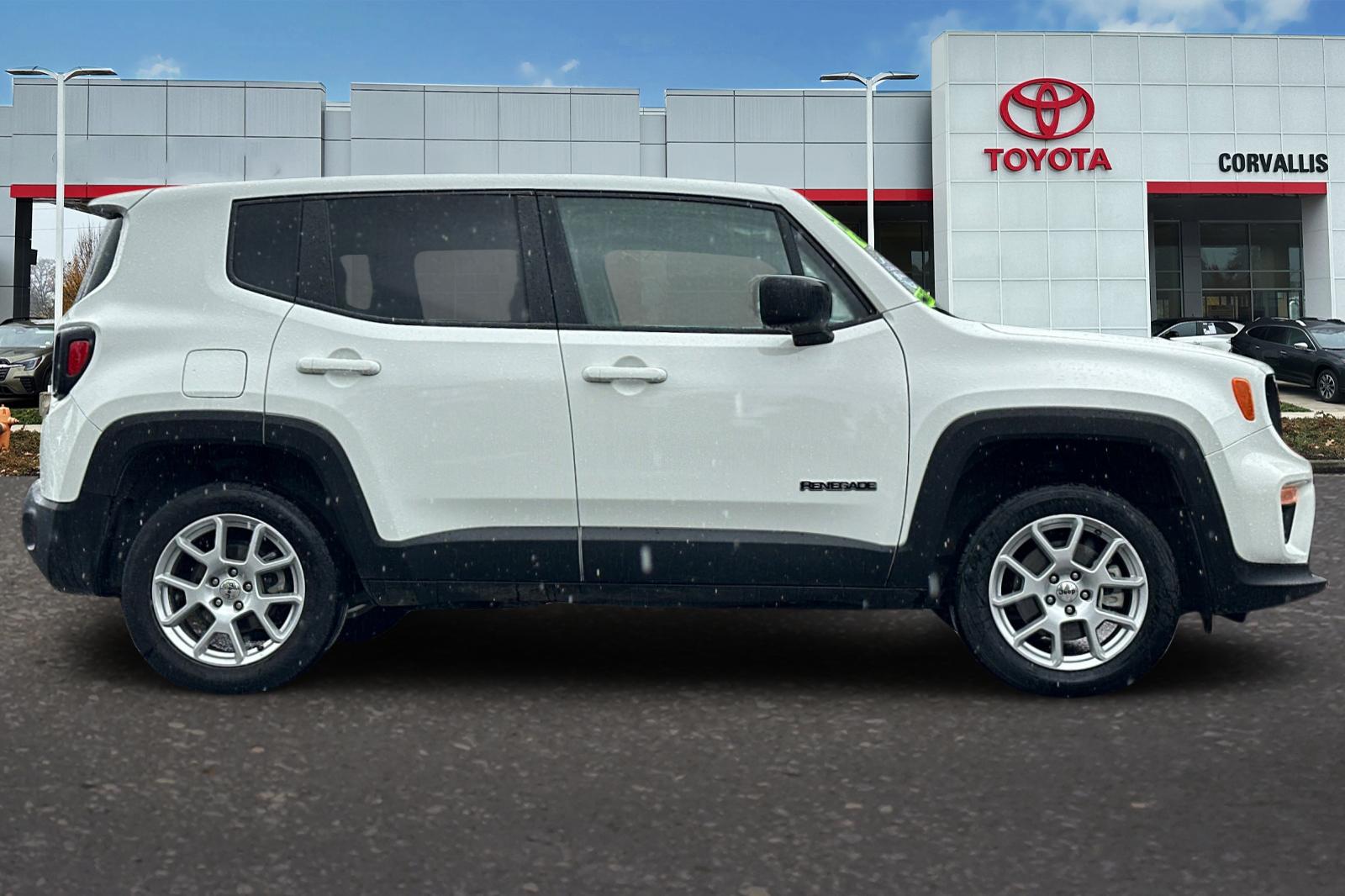 2023 Jeep Renegade Latitude Upland photo 2