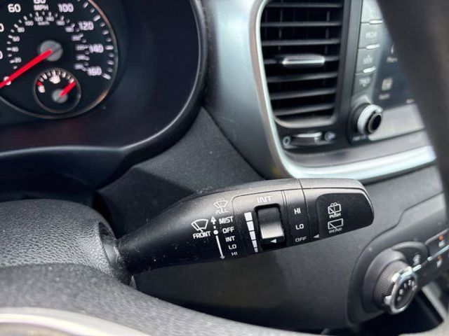 2020 Kia Sorento LX photo 16