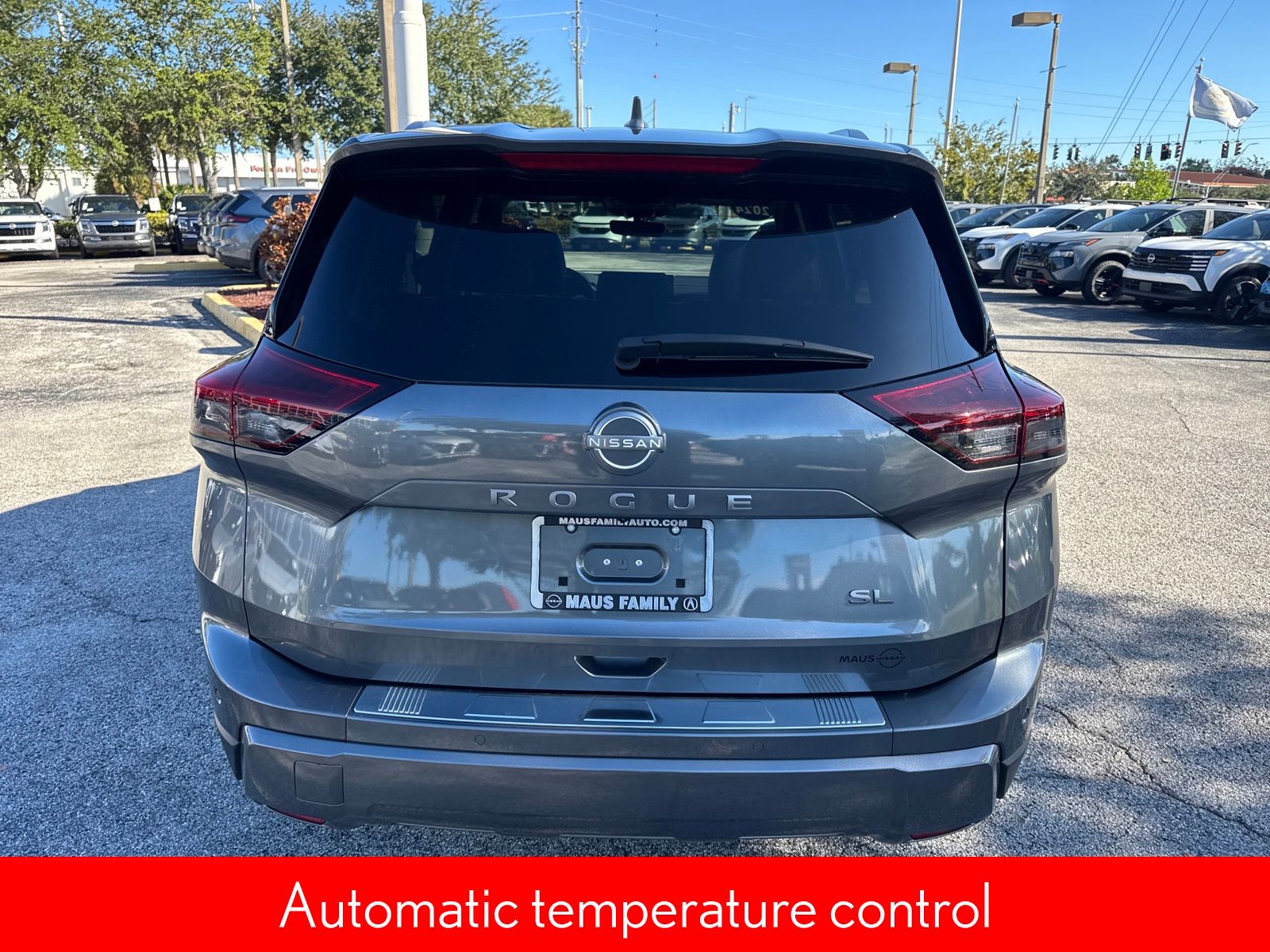 2024 Nissan Rogue SL photo 4