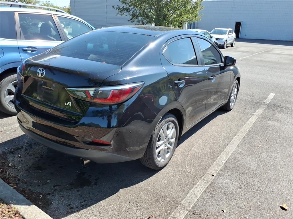 2017 Toyota Yaris iA Base photo 3