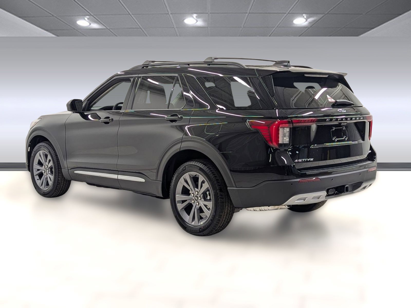 2025 Ford Explorer photo 2