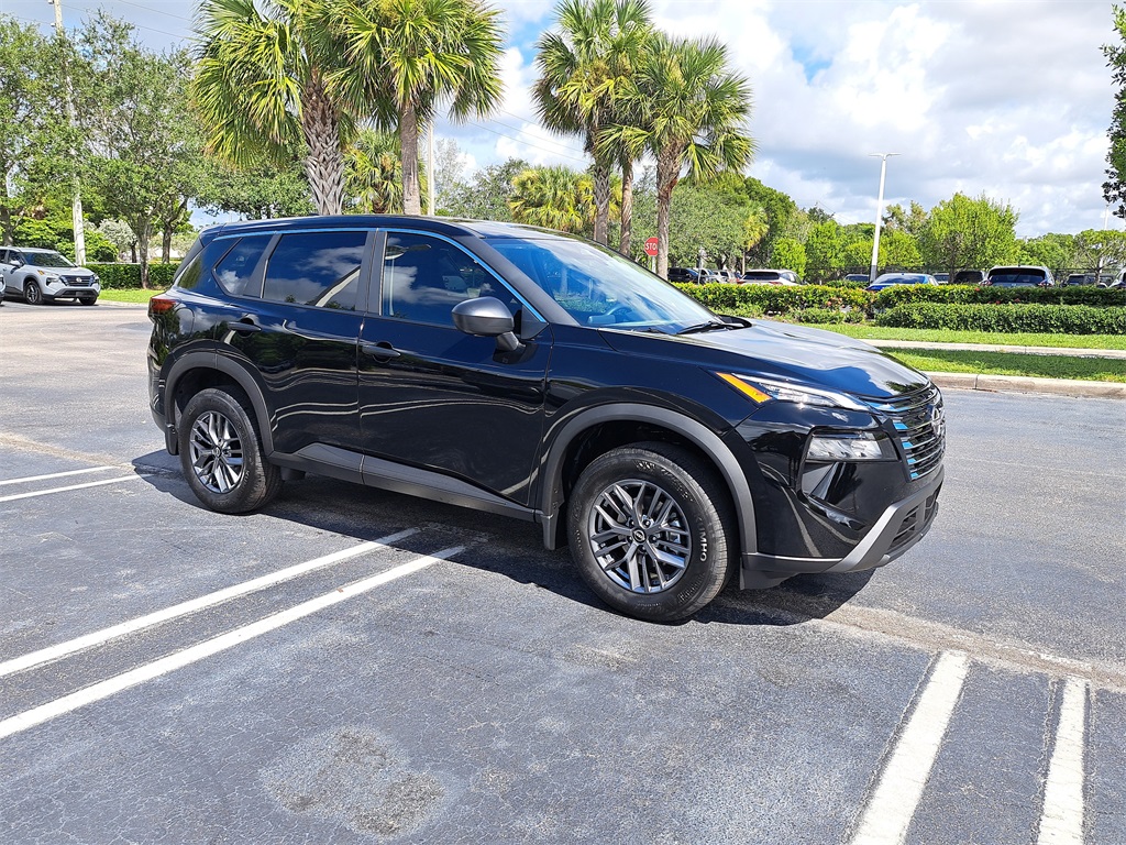2026 Nissan Rogue S photo 2