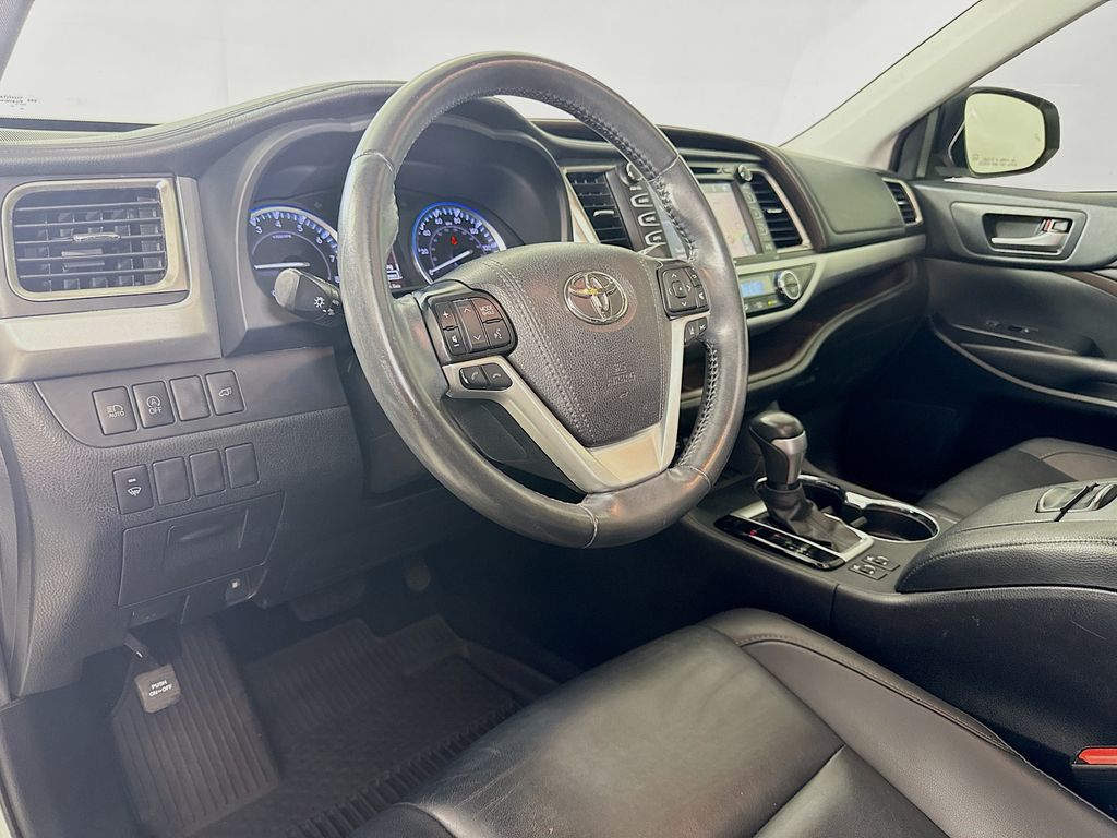 2019 Toyota Highlander XLE photo 4