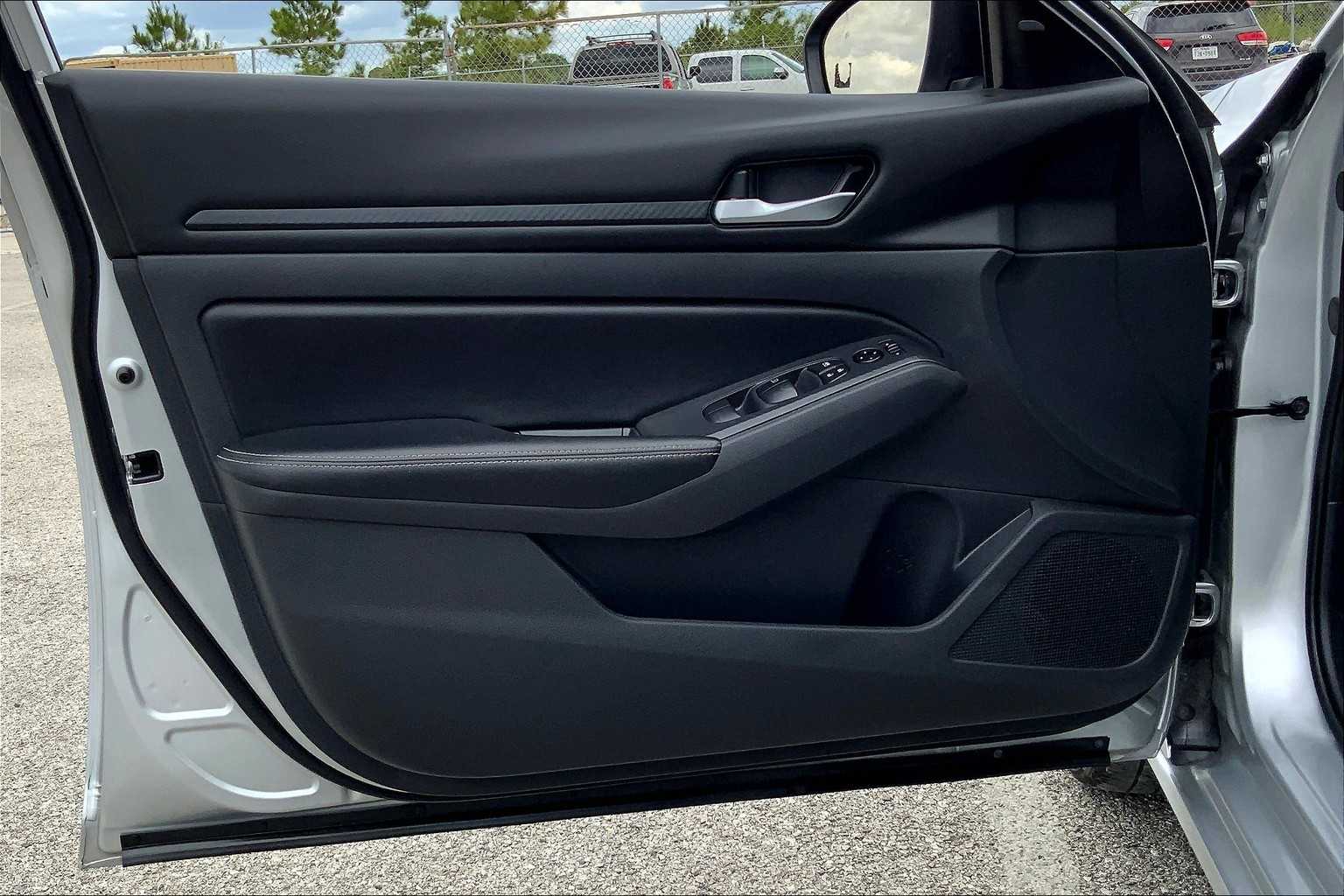 2024 Nissan Altima 2.5 SV photo 20