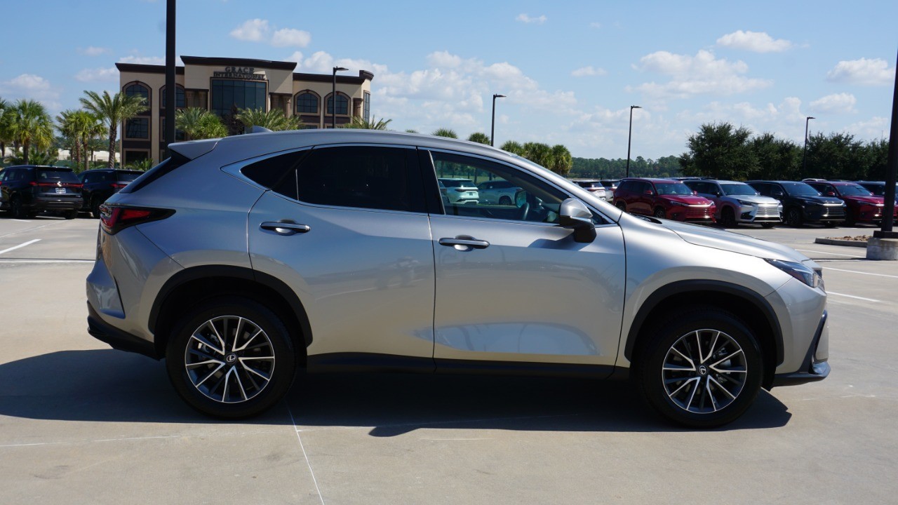 2025 Lexus NX Premium photo 4