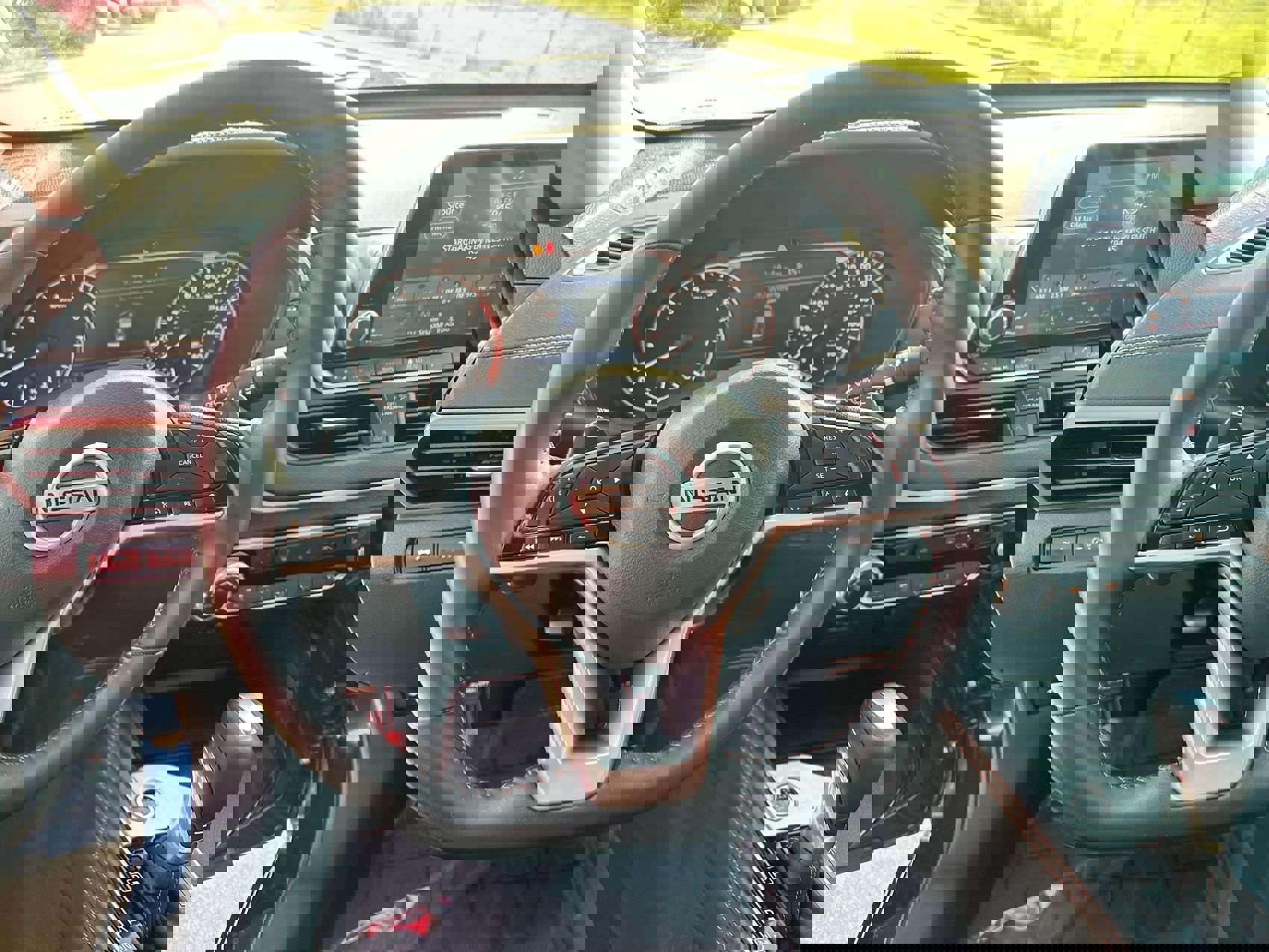 2020 Nissan Altima SR photo 12