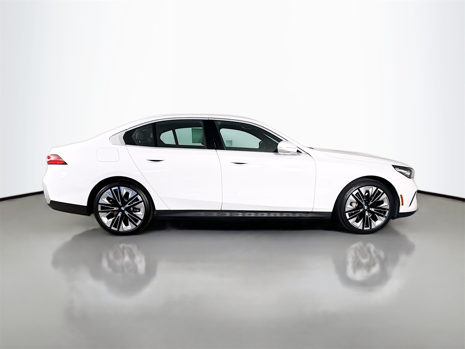 2024 Bmw 530i photo 8