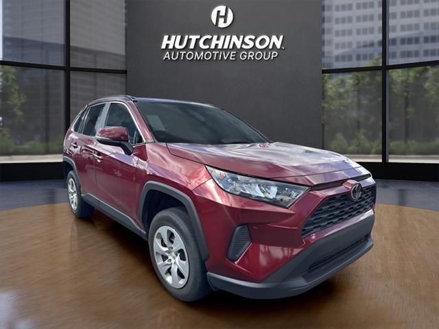 2021 Toyota RAV4 LE's photo