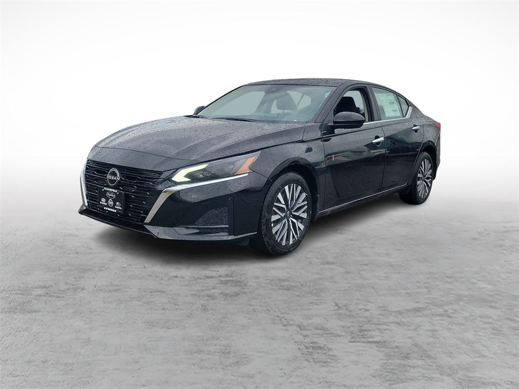 2025 Nissan Altima SV photo 2
