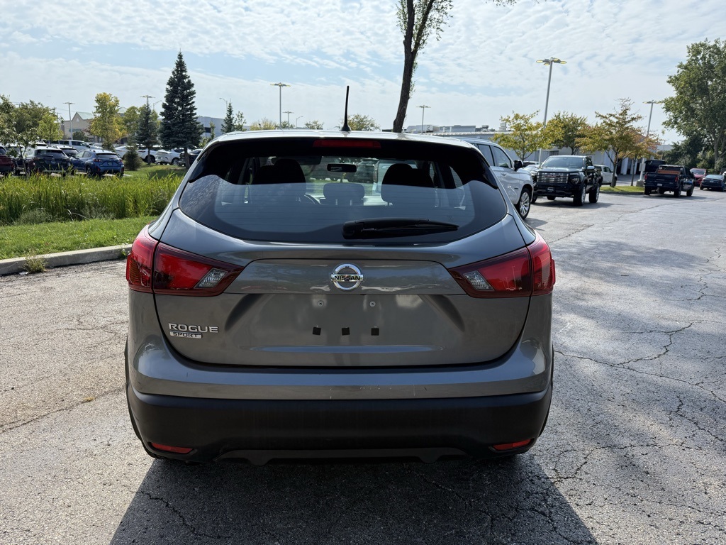 2018 Nissan Rogue Sport S photo 24