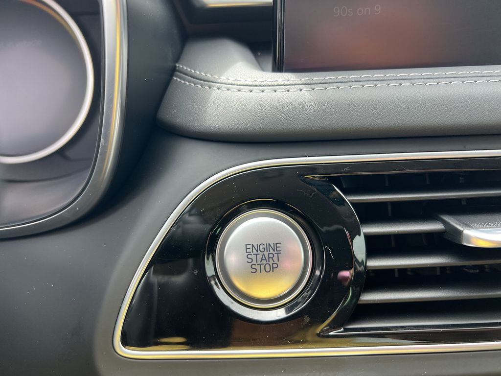 2023 Genesis G70 3.3T photo 17