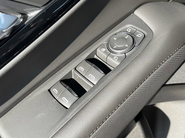 2025 Chevrolet Tahoe High Country photo 12