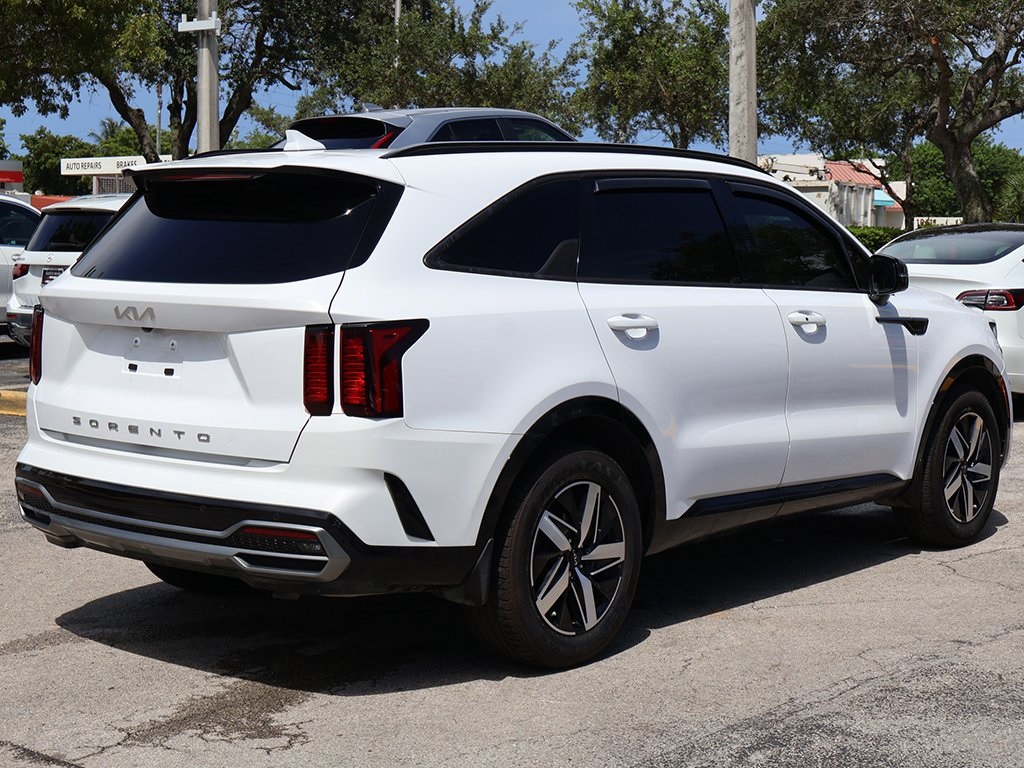 2022 Kia Sorento EX photo 5