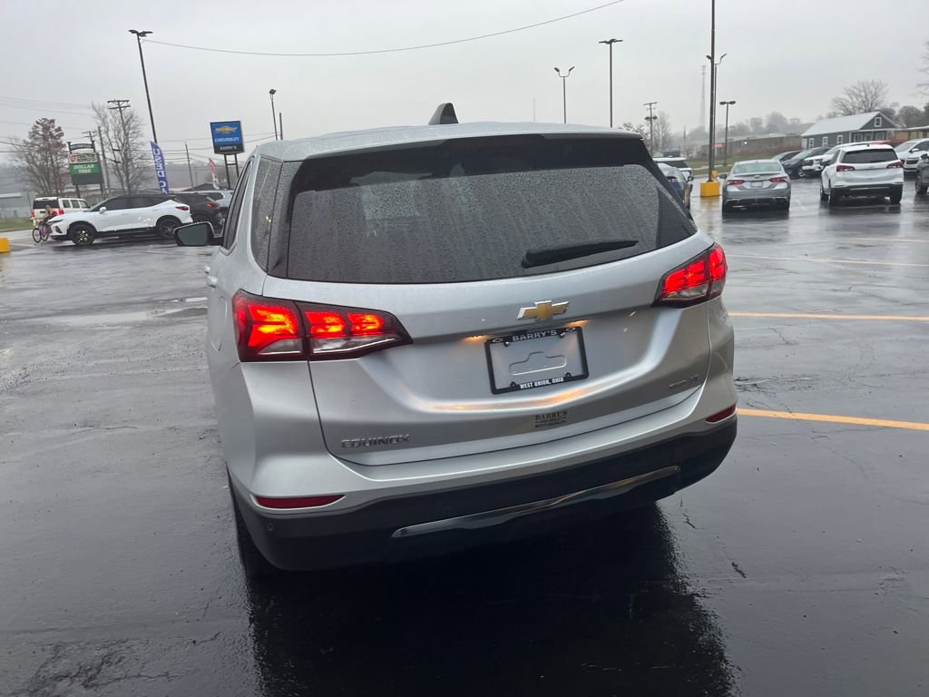 2022 Chevrolet Equinox LT photo 3