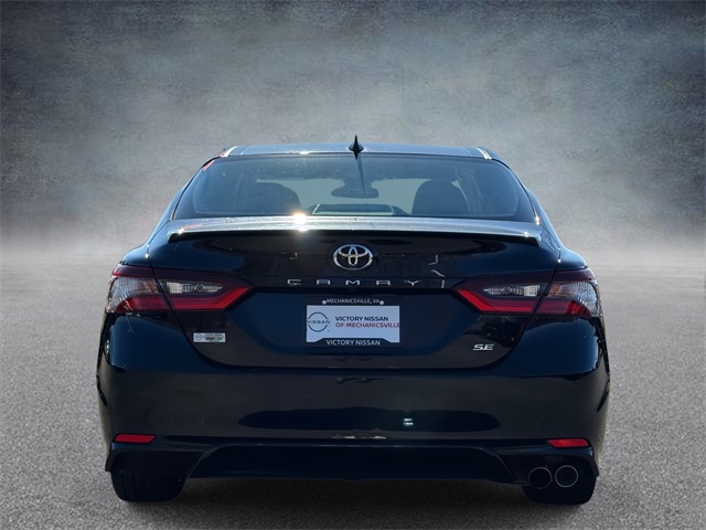 2022 Toyota Camry SE photo 3