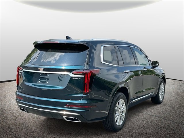 2025 Cadillac XT6 Luxury photo 2