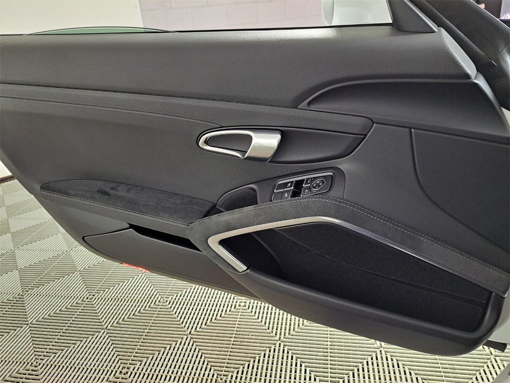 Used 2018 White Porsche GT3 image 27