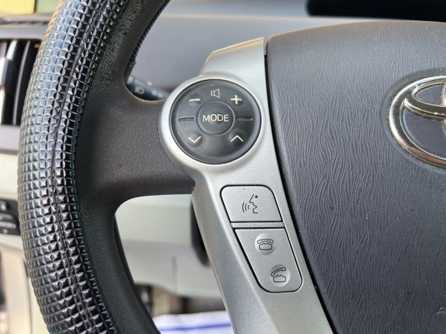 2011 Toyota Prius Three photo 15