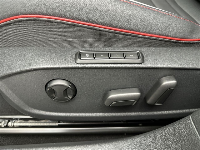 2024 Volkswagen Golf GTI 380 Autobahn photo 4