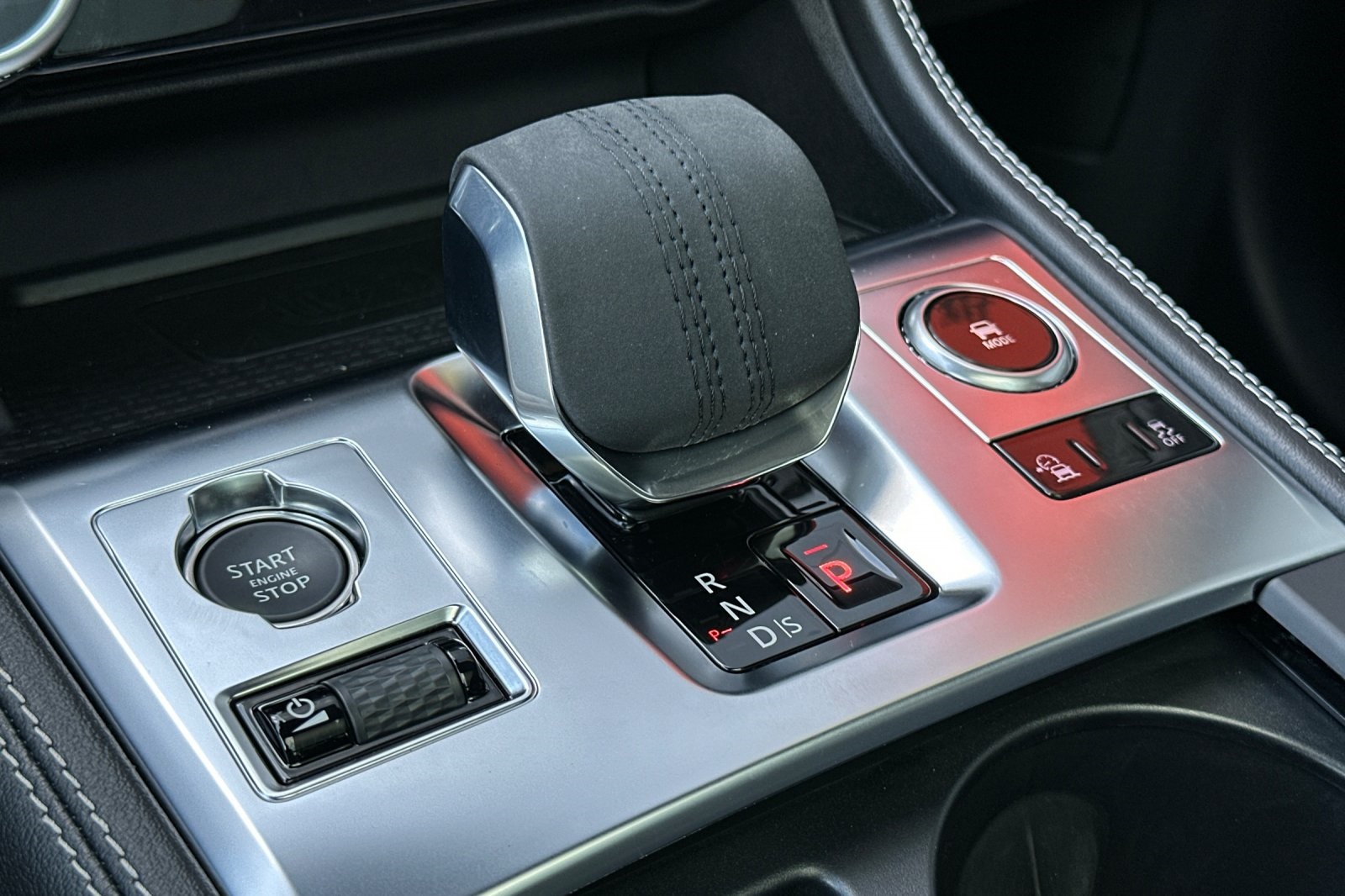 2025 Jaguar F-PACE P250 R-Dynamic S photo 20