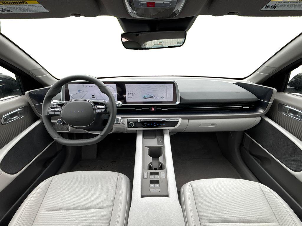 2025 Hyundai Ioniq SEL photo 8