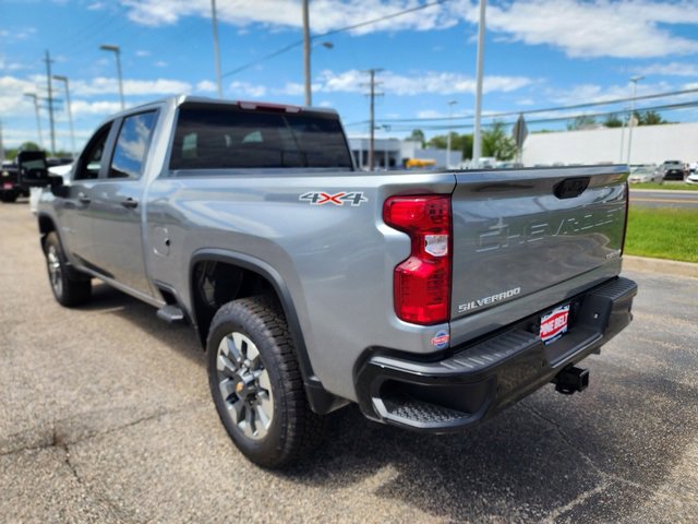2025 Chevrolet Silverado 2500HD Custom photo 8