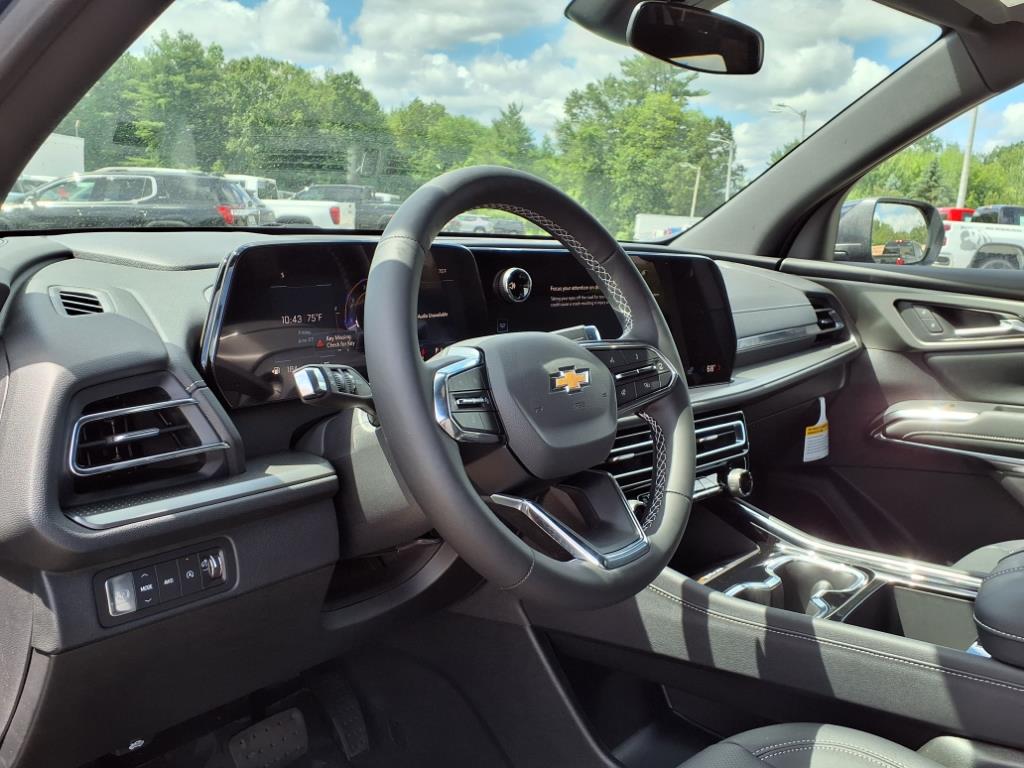 2025 Chevrolet Traverse photo 11
