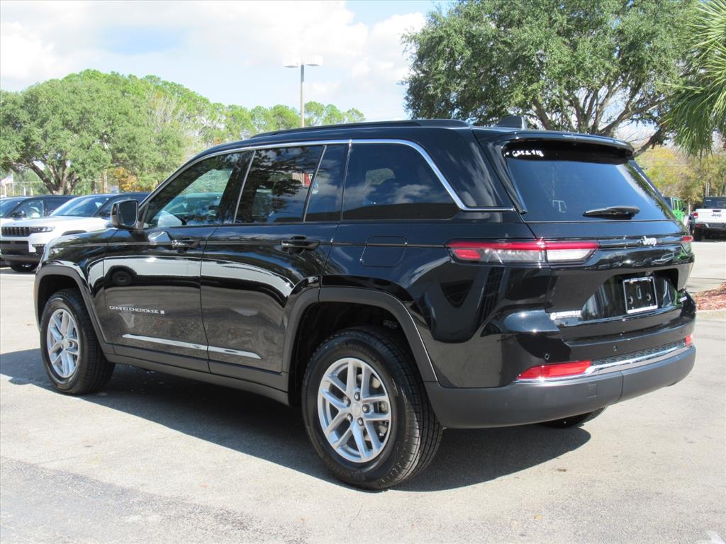 2025 Jeep Grand Cherokee Laredo X photo 3