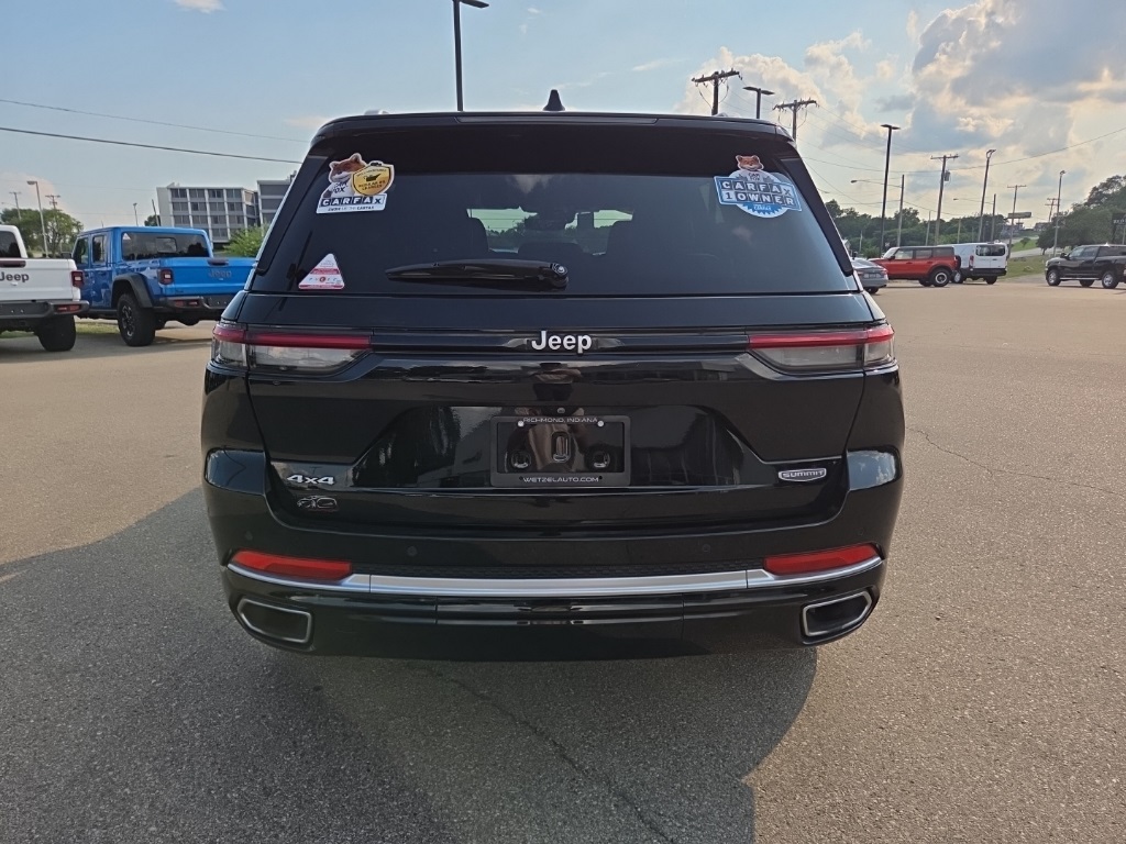 2023 Jeep Grand Cherokee Summit photo 4