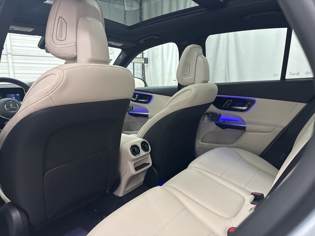 2026 Mercedes Benz GLC 300 photo 12