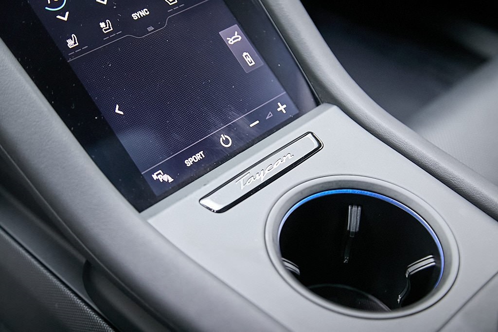 2022 PORSCHE TAYCAN - Image 32