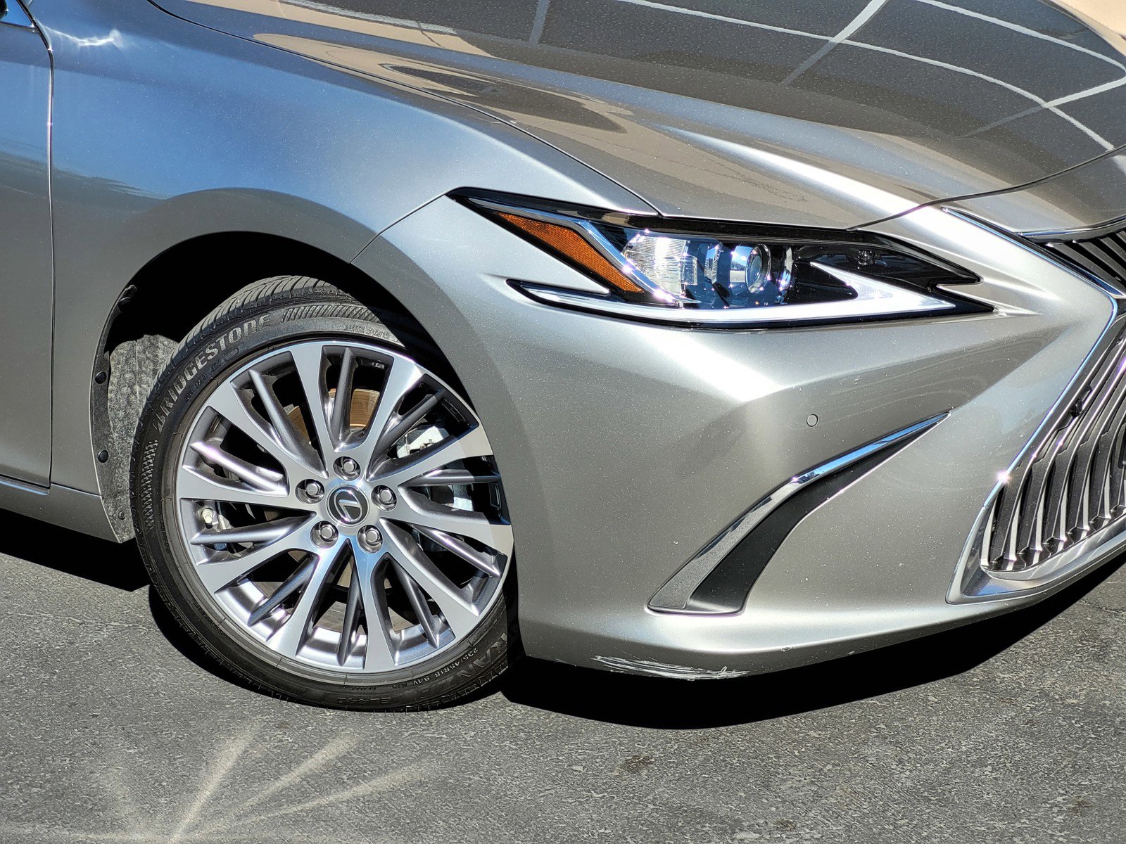 2020 Lexus ES 300h photo 9