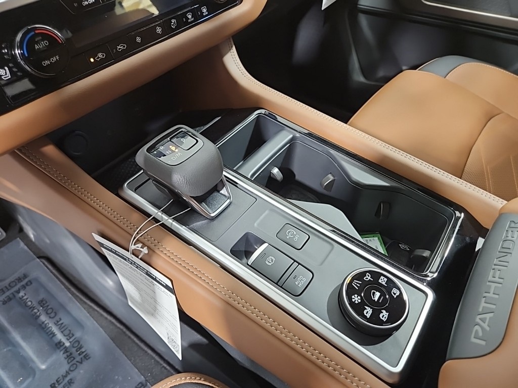 New 2024 Nissan Pathfinder Platinum 4D Sport Utility in Christiansburg