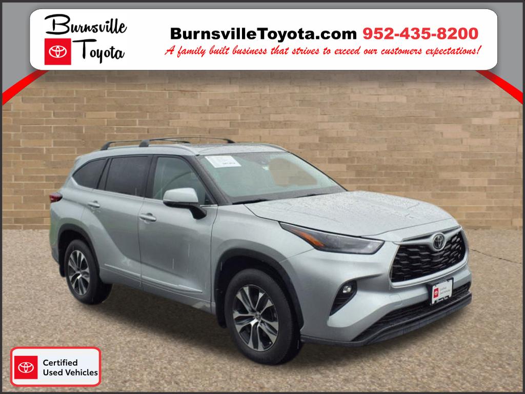 2022 Toyota Highlander XLE's photo