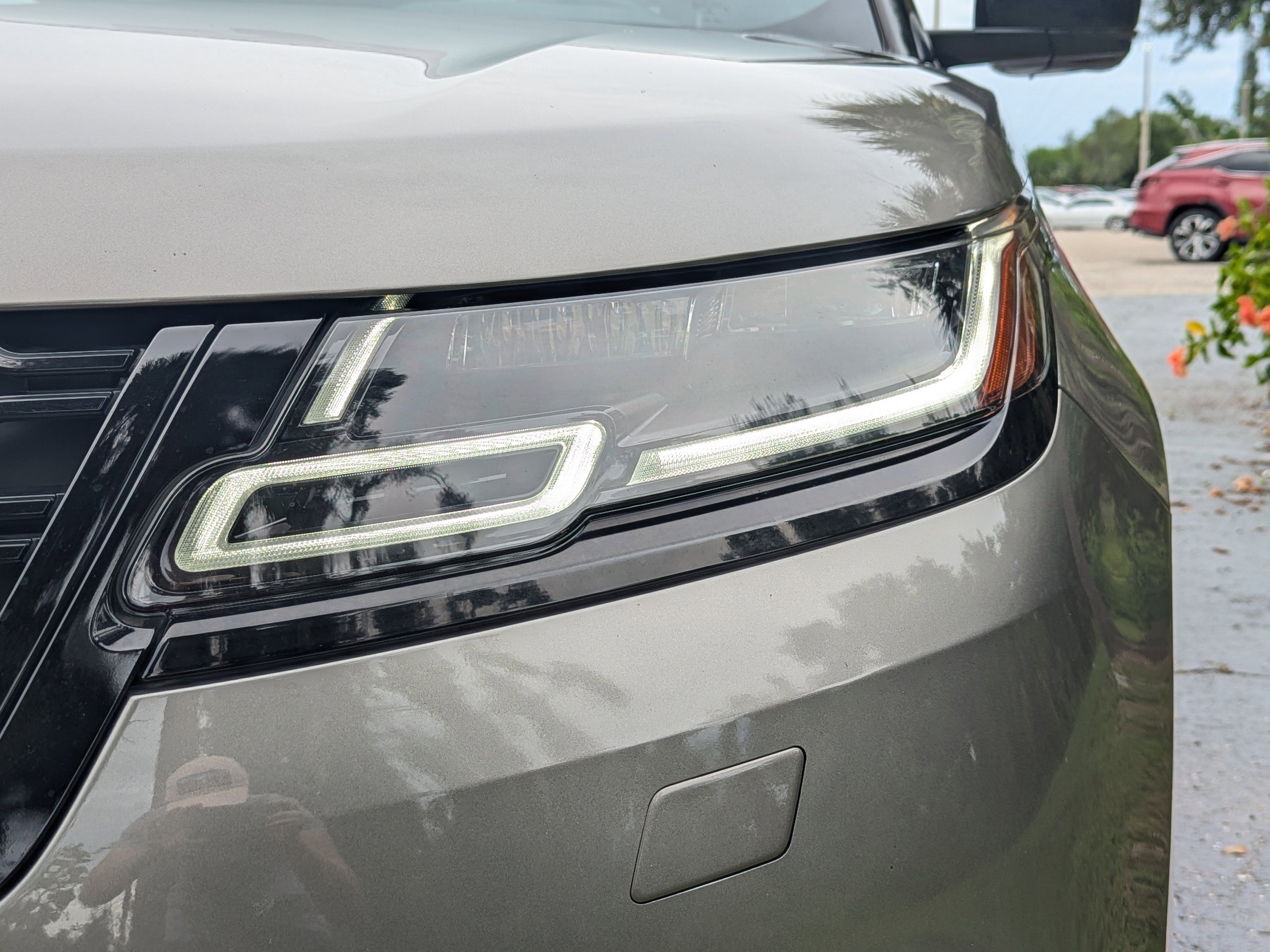 2021 Land Rover Range Rover Velar R-Dynamic S photo 8