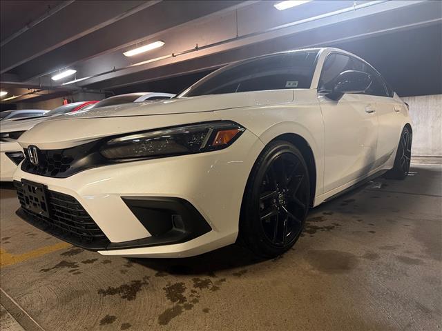 2023 Honda Civic Hatchback Sport's photo