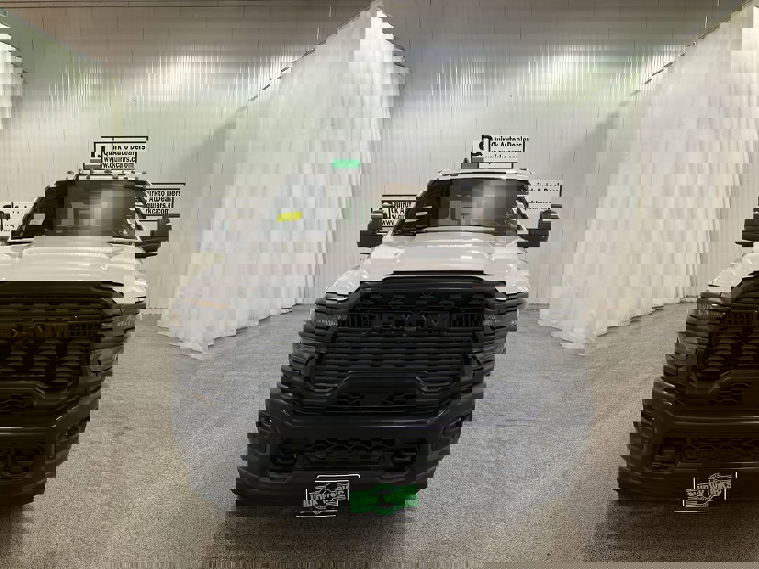 2025 Ram 2500 Tradesman photo 2