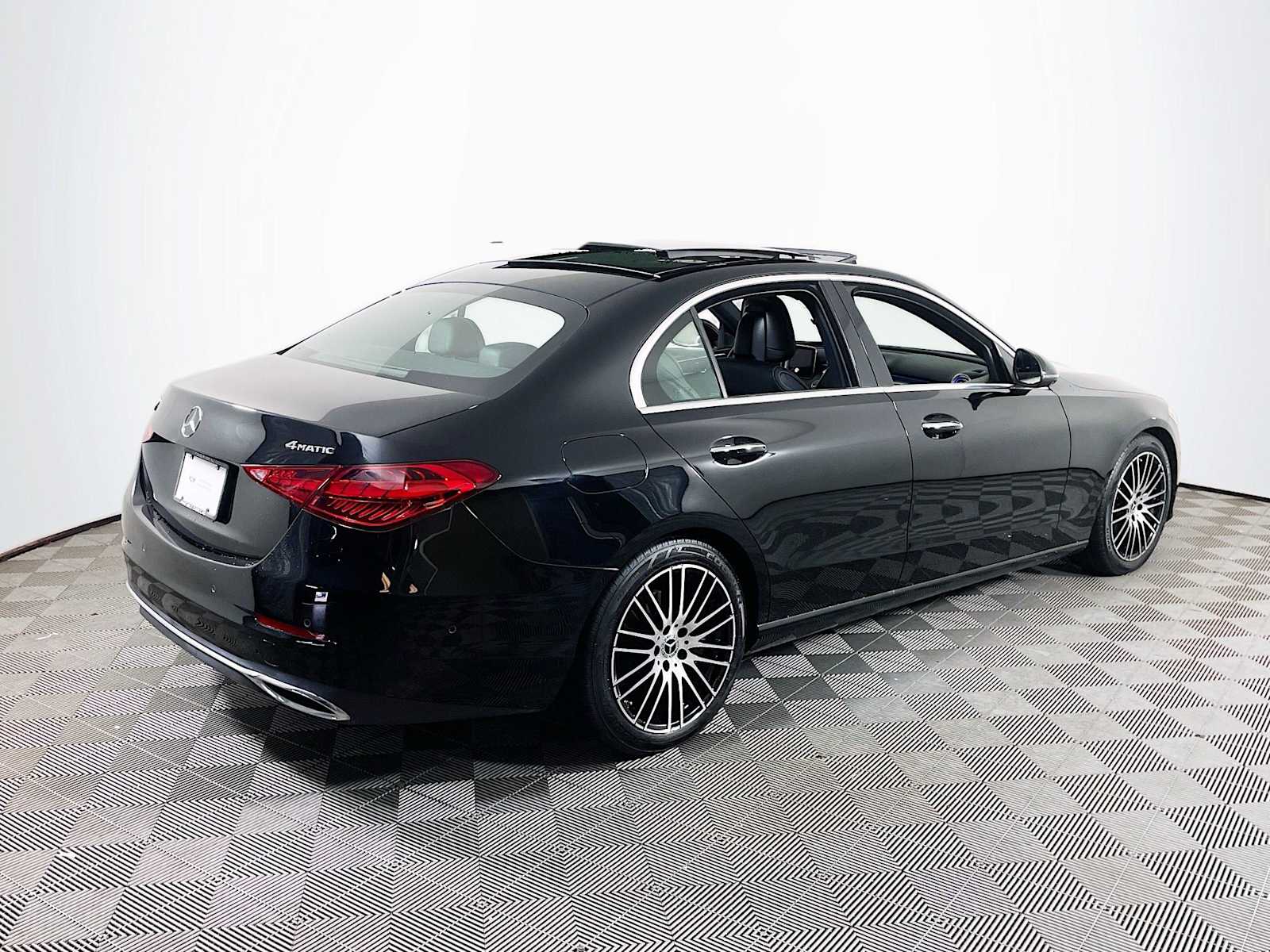 2022 Mercedes Benz C 300 Sedan photo 4