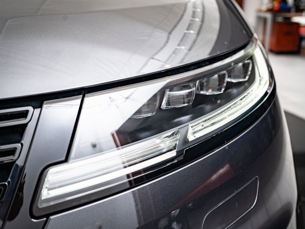 2025 Land Rover Range Rover Sport SE photo 11