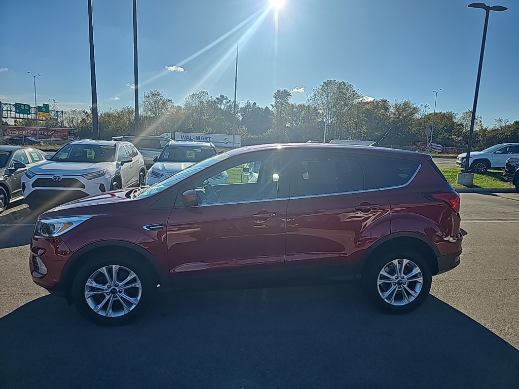 Used 2019 Ford Escape SE with VIN 1FMCU9GD8KUA79990 for sale in Menomonee Falls, WI