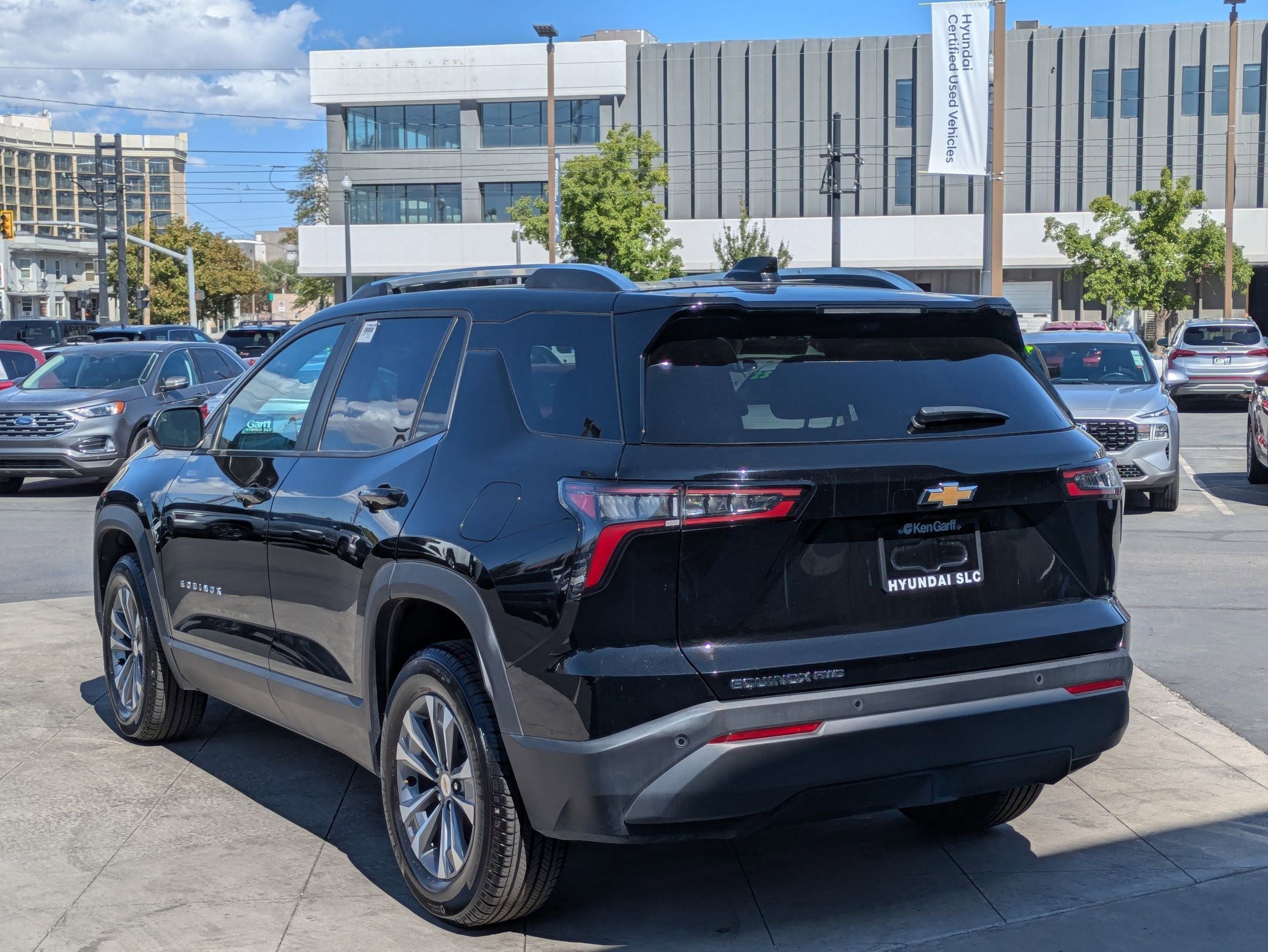 2025 Chevrolet Equinox LT photo 4