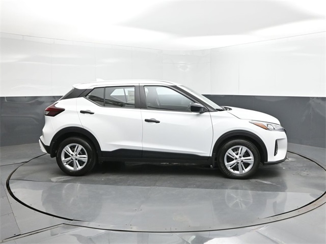 2025 Nissan Kicks Play S photo 26
