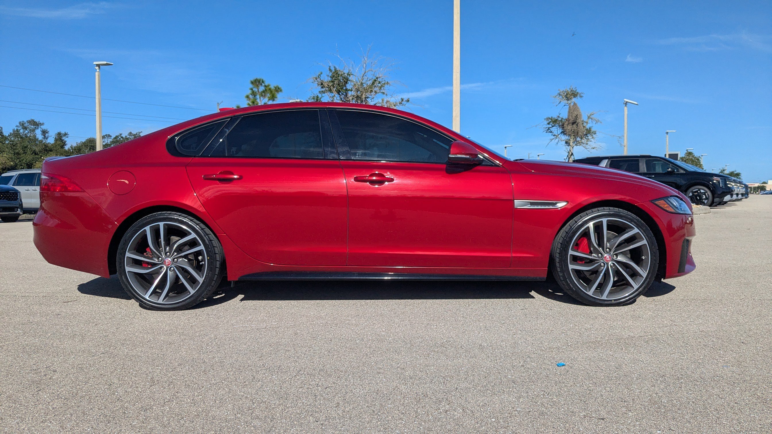 2016 Jaguar XF S photo 4